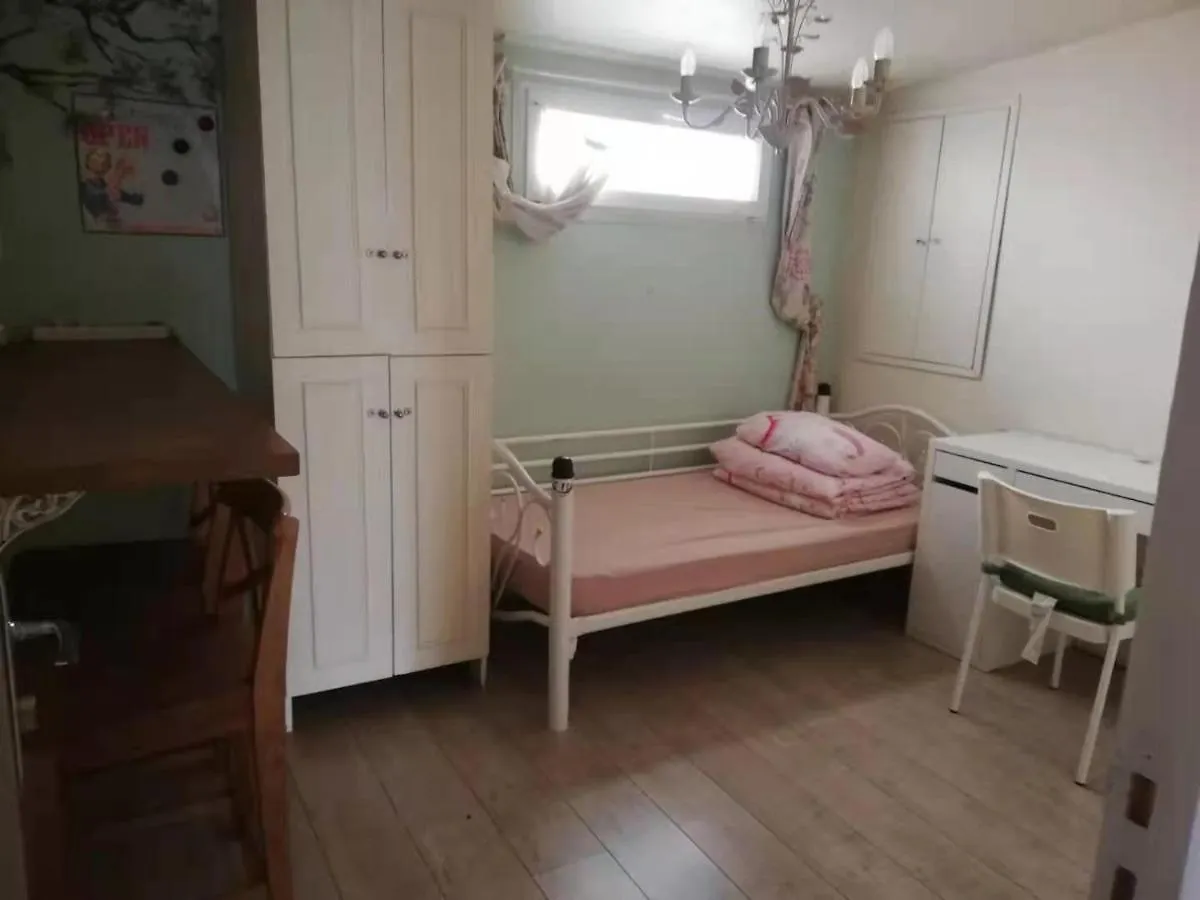 Fleur De Paris Hostel