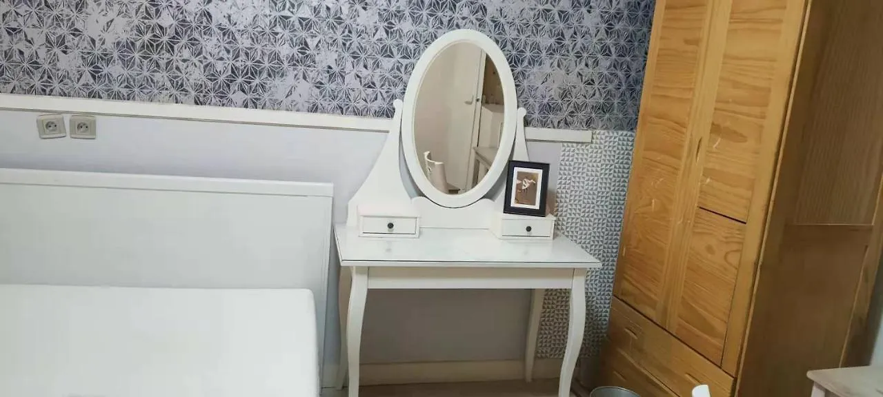 Fleur De Paris Hostel