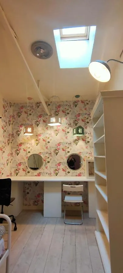 Fleur De Paris Hostel