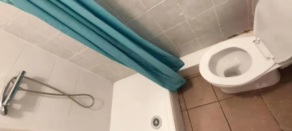 Fleur De Paris Hostel