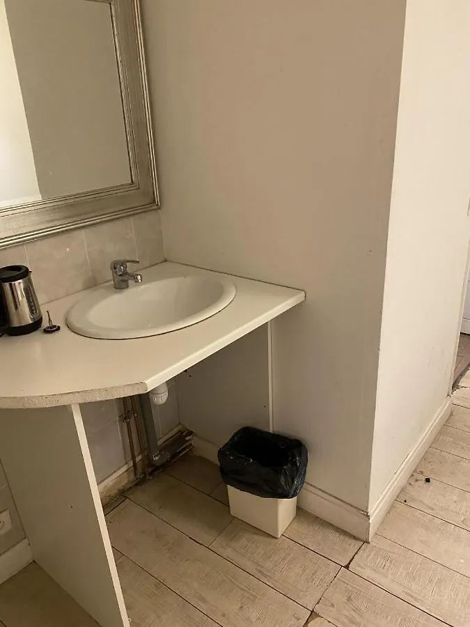 Fleur De Paris Hostel Franciaország
