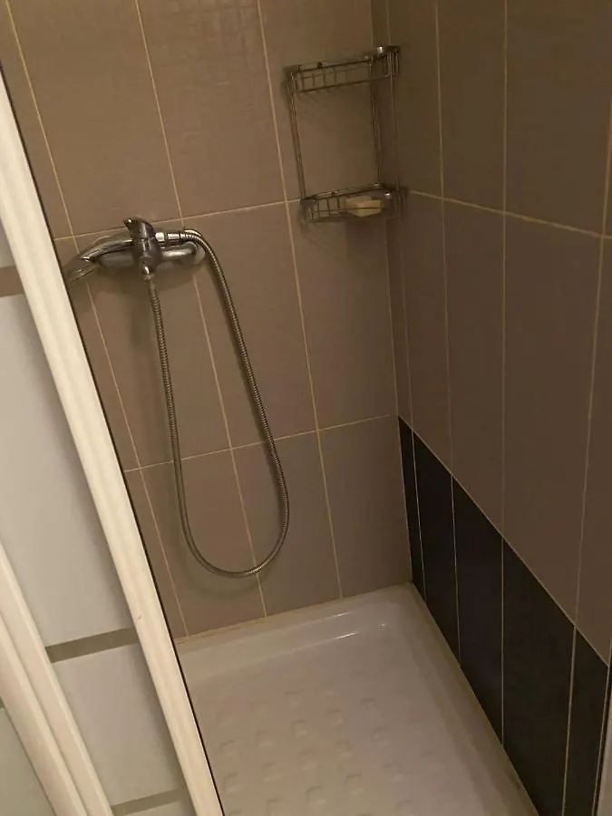 Fleur De Paris Hostel 0*,